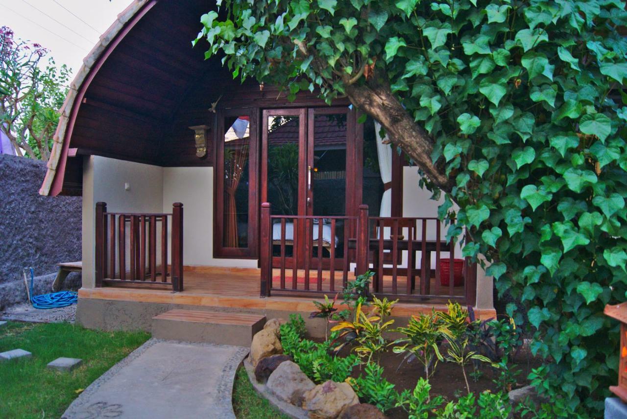 Ghamed Sari Hotel ภายนอก รูปภาพ