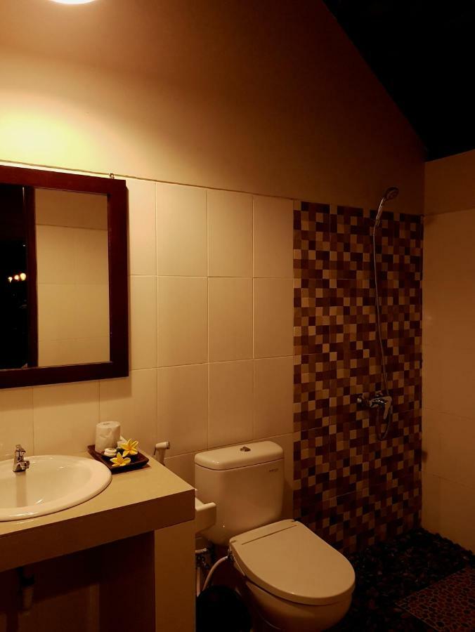 Ghamed Sari Hotel ภายนอก รูปภาพ