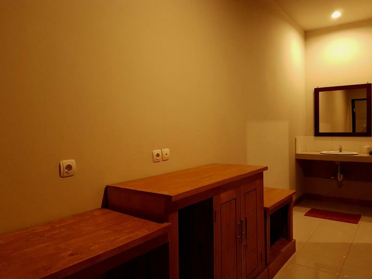 Ghamed Sari Hotel ภายนอก รูปภาพ