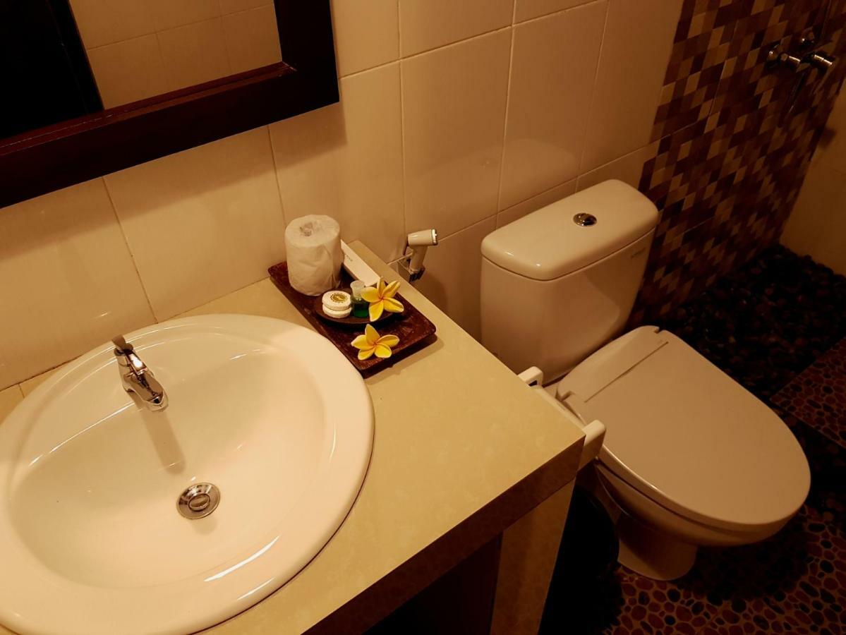 Ghamed Sari Hotel ภายนอก รูปภาพ
